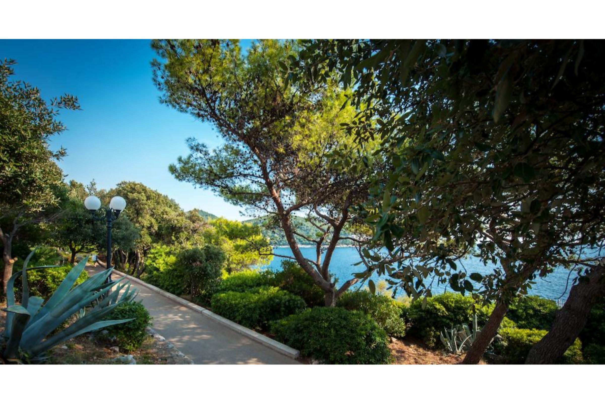 Royal Princess Hotel Dubrovnik Exterior foto The park