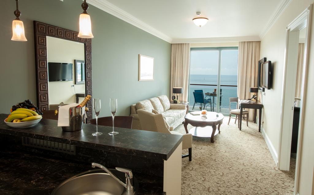 Royal Princess Hotel Dubrovnik Quarto foto A typical suite at the Hilton San Diego Bayfront